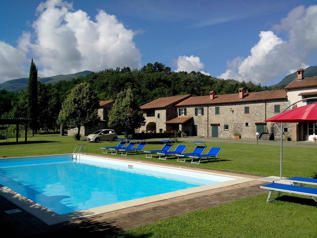 Coriana Apartments & Villas Мулаццо Экстерьер фото