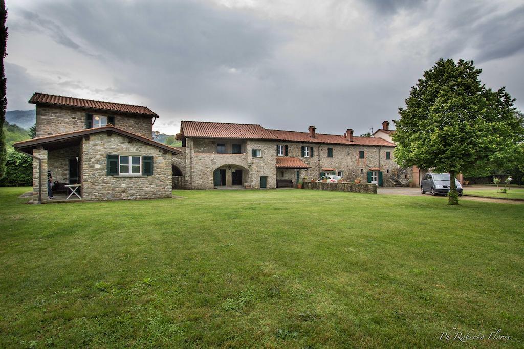 Coriana Apartments & Villas Мулаццо Экстерьер фото